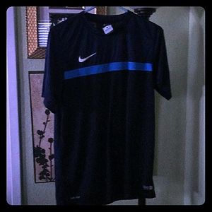 Men's Nike shirt